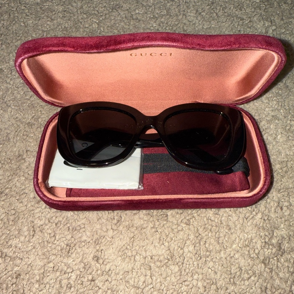 Gucci Black Classic Sunglasses with Dark Lenses